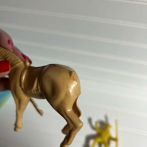 Vintage Plastic Cowboys and Indians TeePee Horses Marx Toy Set - Picture 7 of 9